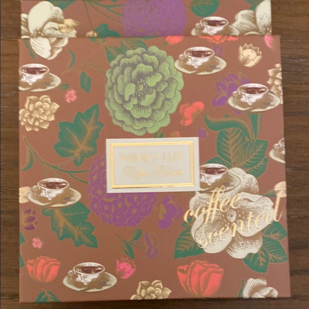 WINKY LUX Coffee Scented Eyeshadow Palette